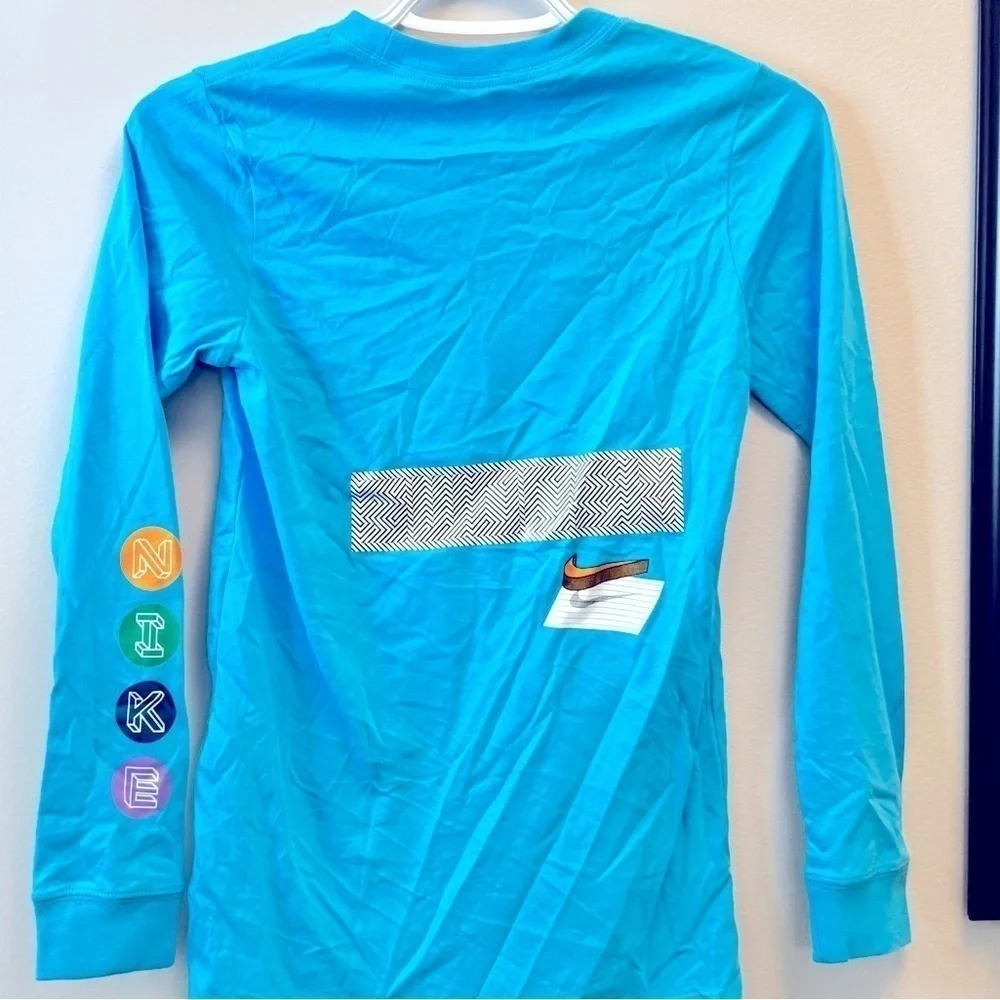 Nike Big Kids Sportswear Relaxed Fit Printed T-Shirt Baltic Blue Size M, shirt